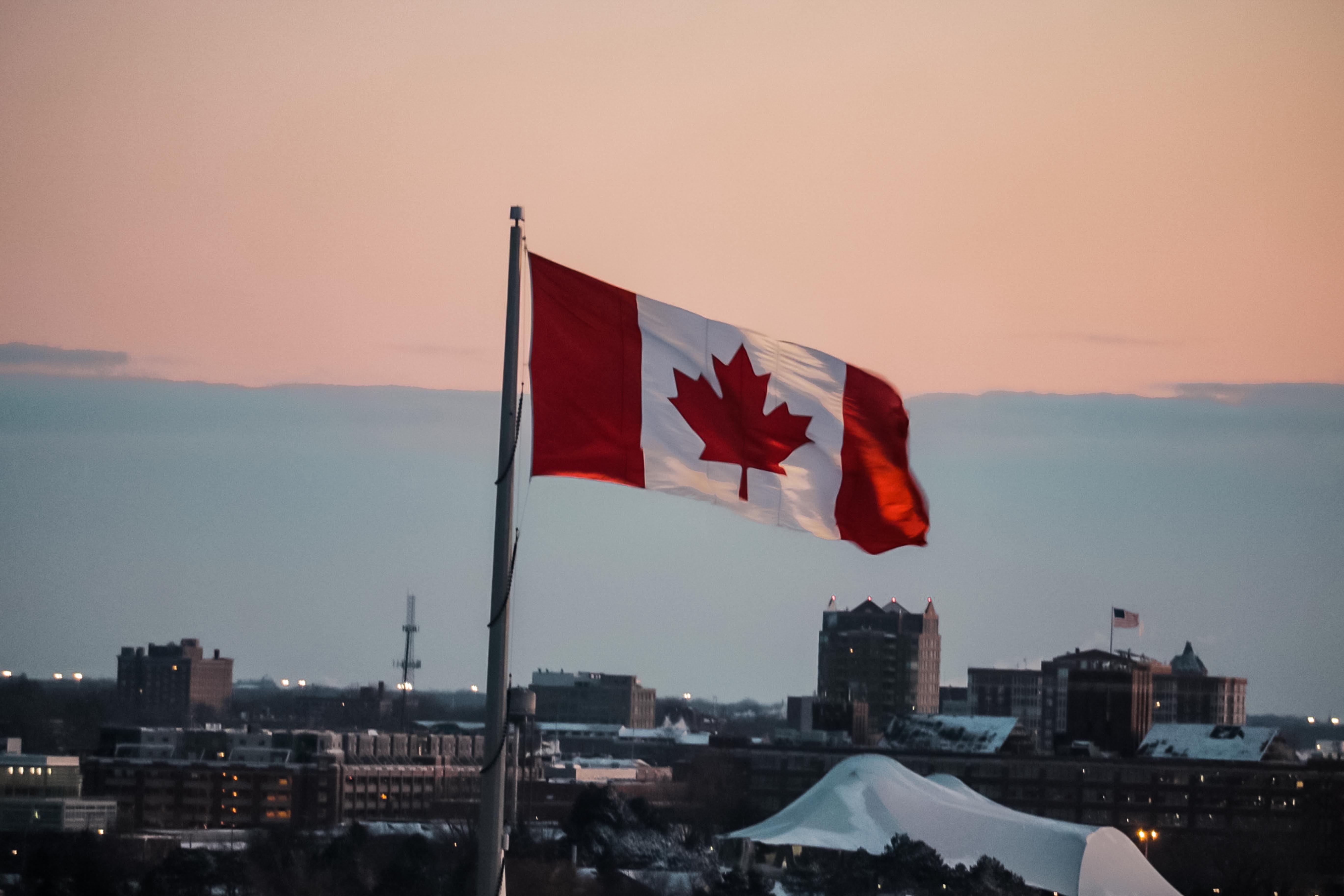 Sebastiaan-Stam-Azio-Xukfok-Unsplash Cheapest-Way-To-Ship-Within-Canada