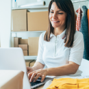 Best Online Marketplaces for Small Businesses: Choosing the Right Platform and Shipping Integration. Apprenez à choisir le bon marché en ligne pour votre petite entreprise et intégrez-le aux solutions d'expédition de FlagShip pour une expédition efficace et rentable. De plus, cela souligne l'importance de considérer l'assurance expédition pour protéger les produits et les résultats d'une entreprise.